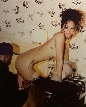 Rihanna Onlyfans Leaked Nude Image #AaPjUJCAVw