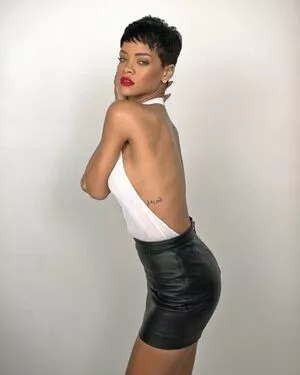 Rihanna Onlyfans Leaked Nude Image #Aj4w1yeyPG