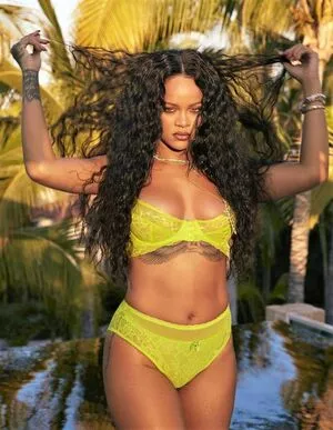 Rihanna Onlyfans Leaked Nude Image #AzWB4EsIEL