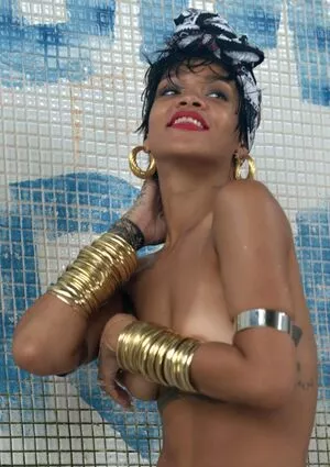 Rihanna Onlyfans Leaked Nude Image #FM9N60JNbN