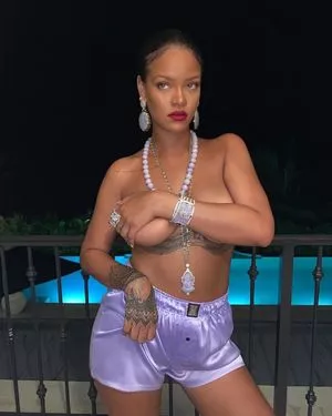 Rihanna Onlyfans Leaked Nude Image #IbKv68RKKB