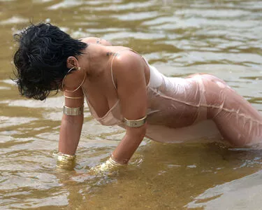 Rihanna Onlyfans Leaked Nude Image #Ov5cRZOsPF