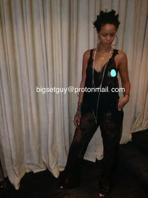 Rihanna Onlyfans Leaked Nude Image #PjPVA7Lz3G