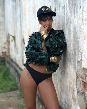 Rihanna Onlyfans Leaked Nude Image #QyPPaHmhEj