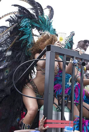 Rihanna Onlyfans Leaked Nude Image #VMysJcSjv1