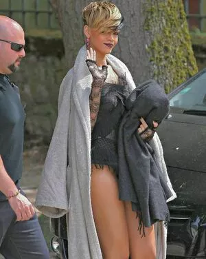 Rihanna Onlyfans Leaked Nude Image #XIVwsSunod