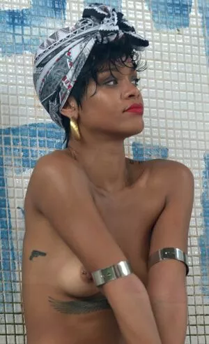 Rihanna Onlyfans Leaked Nude Image #bQeevPLu0r