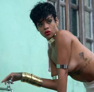 Rihanna Onlyfans Leaked Nude Image #h7SBq1CgQE