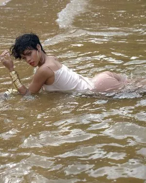 Rihanna Onlyfans Leaked Nude Image #ihfWE7XGoU