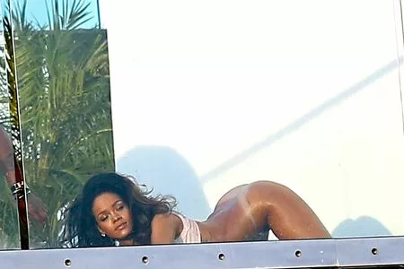 Rihanna Onlyfans Leaked Nude Image #kshvF1WhEC