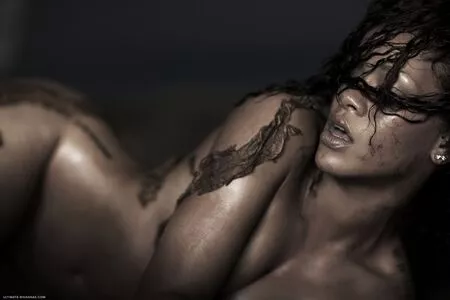 Rihanna Onlyfans Leaked Nude Image #pDkCEkKhwy