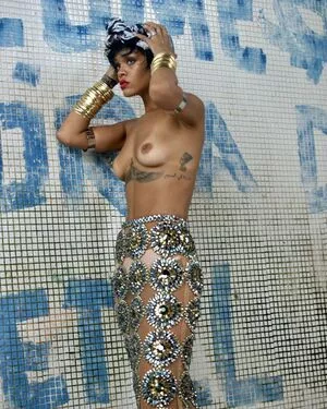 Rihanna Onlyfans Leaked Nude Image #poPBcdJ9qe