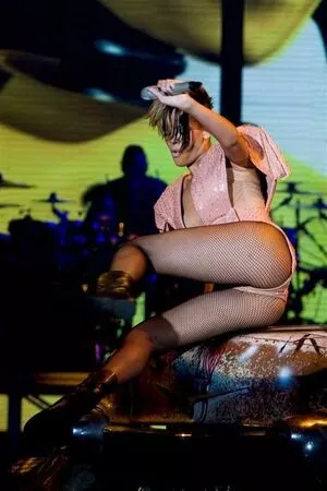 Rihanna Onlyfans Leaked Nude Image #q2mtLf9Ymv