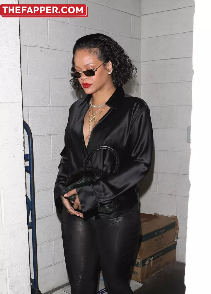 Rihanna  Onlyfans Leaked Nude Image #rsgYHg9E7U