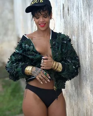 Rihanna Onlyfans Leaked Nude Image #w598nLC4bf