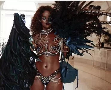 Rihanna Onlyfans Leaked Nude Image #yTxE4mFVcs