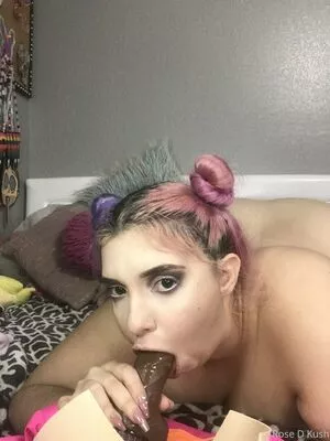 Rose_d_kush Onlyfans Leaked Nude Image #4afbinA5mz