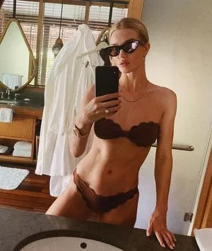 Rosie Huntington Whiteley Onlyfans Leaked Nude Image #K5C4unl6Bu