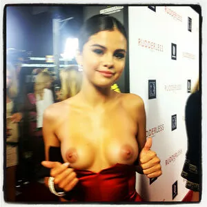 Selena Gomez Onlyfans Leaked Nude Image #ViptkXhTla