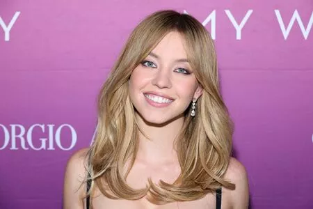 Sydney Sweeney Onlyfans Leaked Nude Image #TmHY3fV8FU