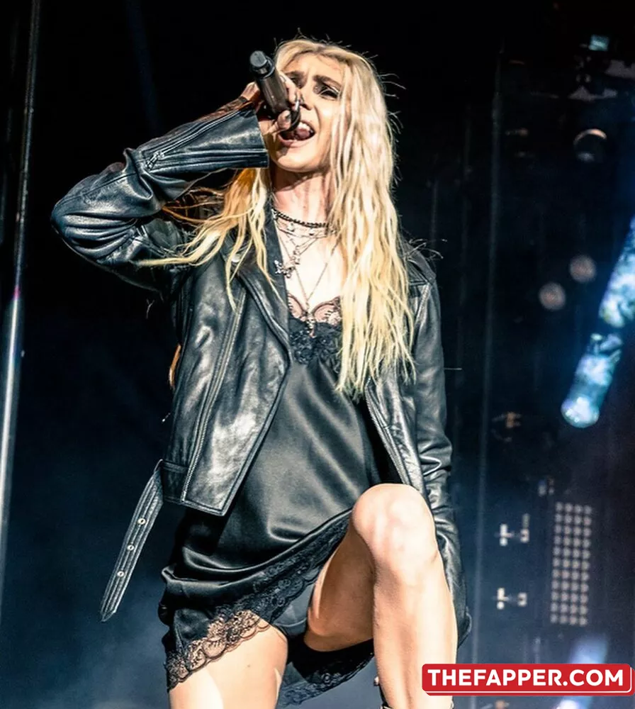 Taylor Momsen  Onlyfans Leaked Nude Image #fvQg32aa9s