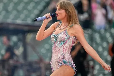 Taylor Swift Onlyfans Leaked Nude Image #JUyZKIJnyw