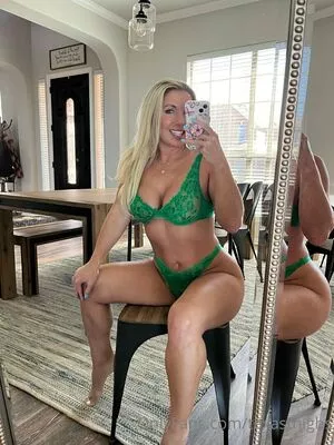 Texasthighs Onlyfans Leaked Nude Image #X7AQ9nUh4d