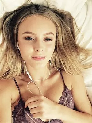 Zara Larsson Onlyfans Leaked Nude Image #5UV4YZD644